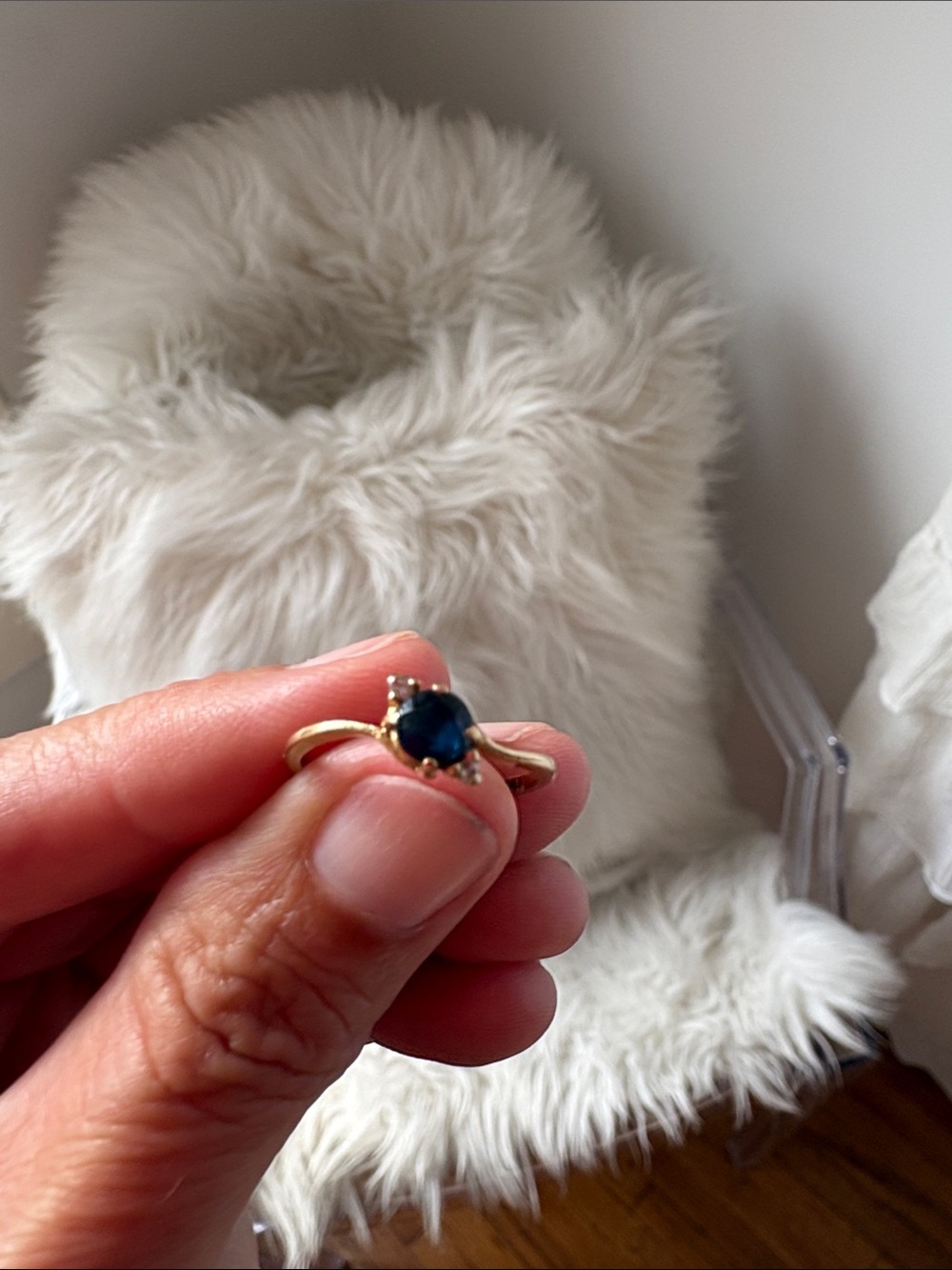 14k gold sapphire and 2 diamond ring